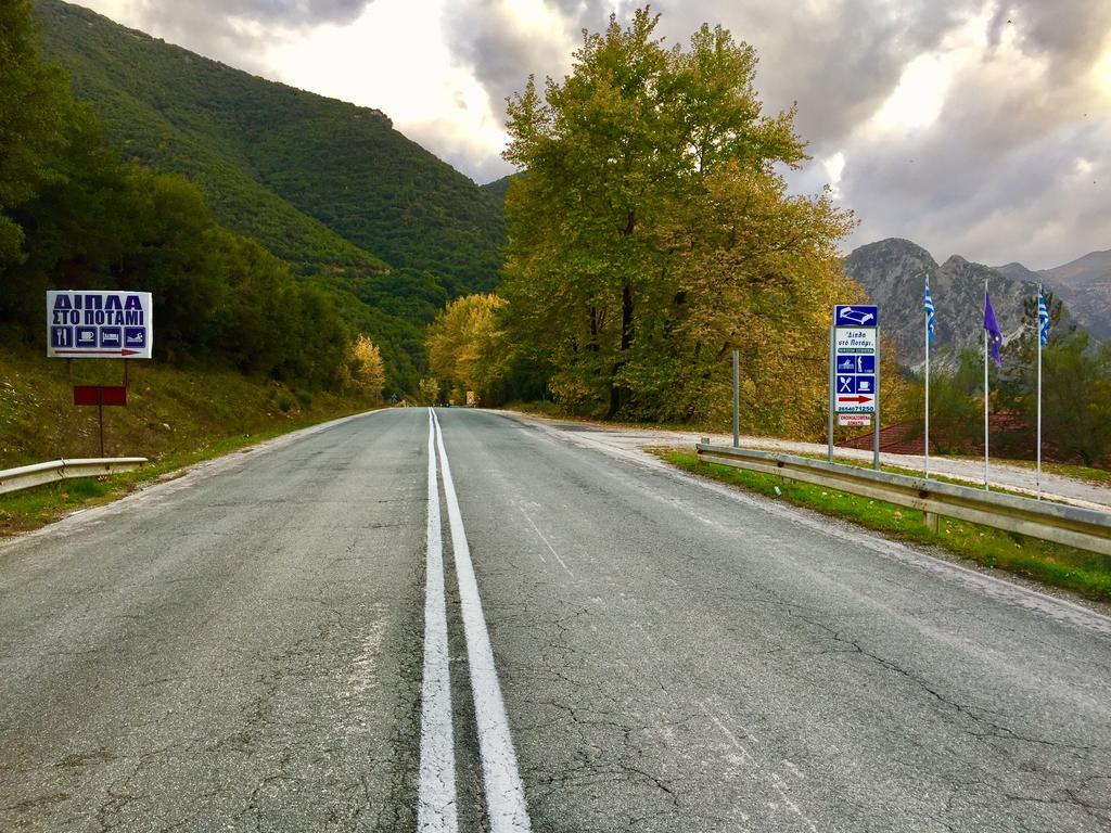 Dipla Sto Potami Hotel Chani Terevou Bagian luar foto